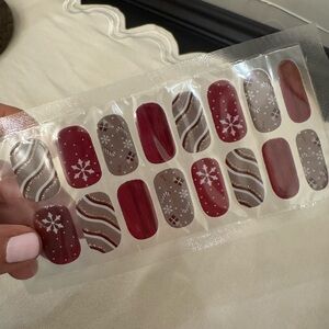 Winter Cozy Nail Wraps | Snowflake & Candy Cane | Set of 16
